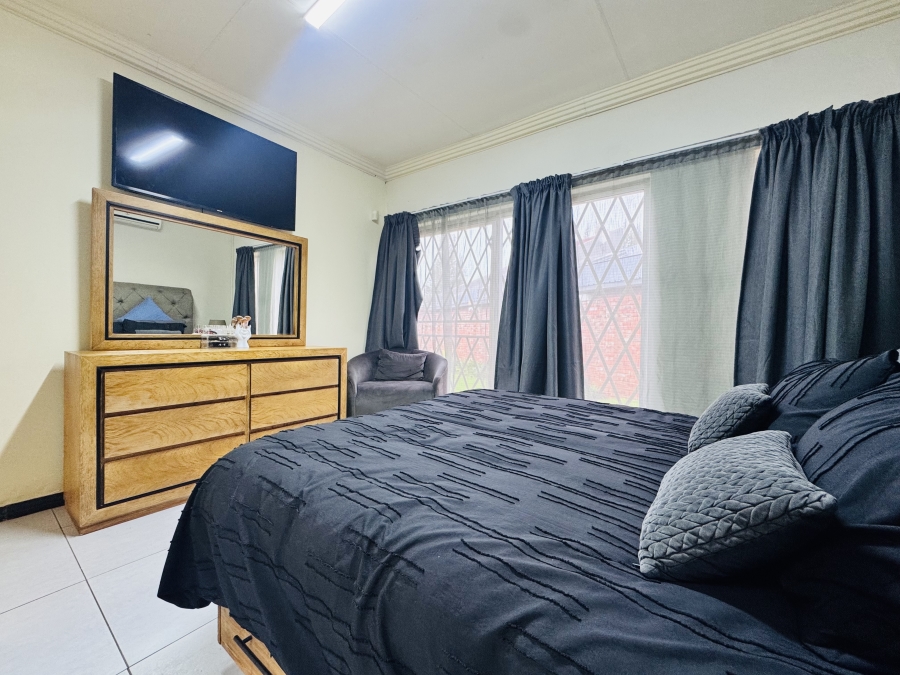 3 Bedroom Property for Sale in Flamwood North West